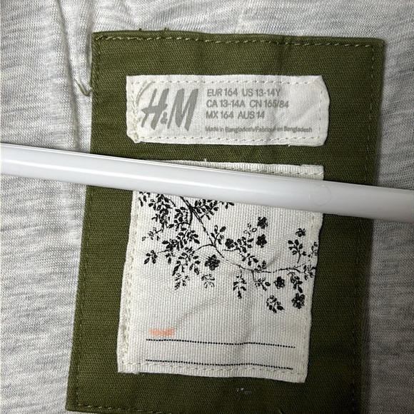 H&M coat, size 13-14yrs. But PTP is 18” .  Cotton blend,5 pockets,utility,hood - Picture 6 of 12